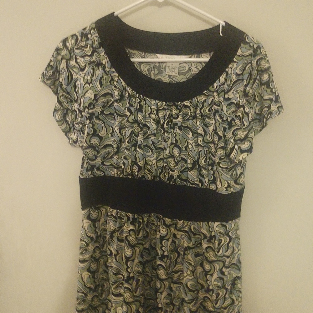 Beautiful Top size with Black soft blue and green